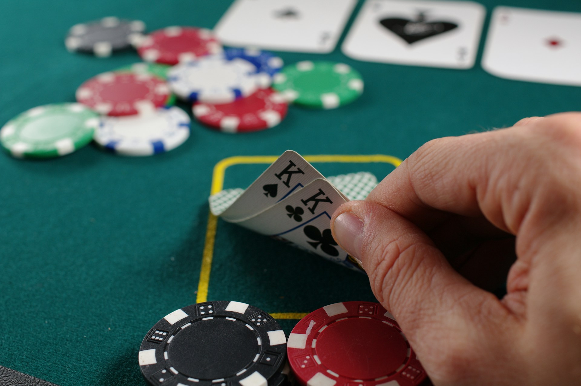 Why Casino Games Feel Impossible to Put Down